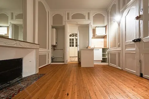 Rénovation des boiseries d'un appartement ancien à Mérignac par JS Ambiance Peinture