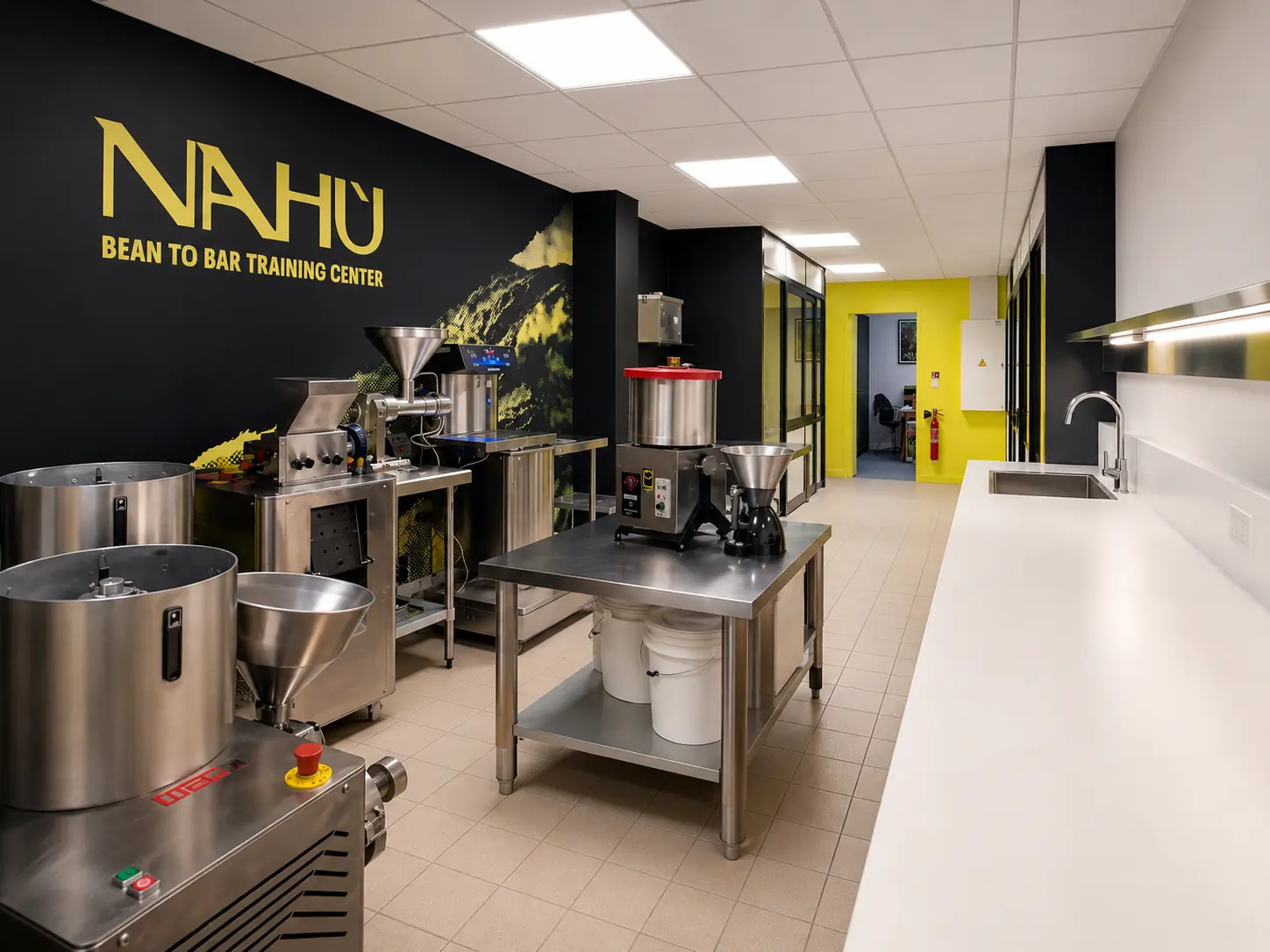 Vue finale du laboratoire de cacao à Mérignac après mise en peinture par JS Ambiance Peinture