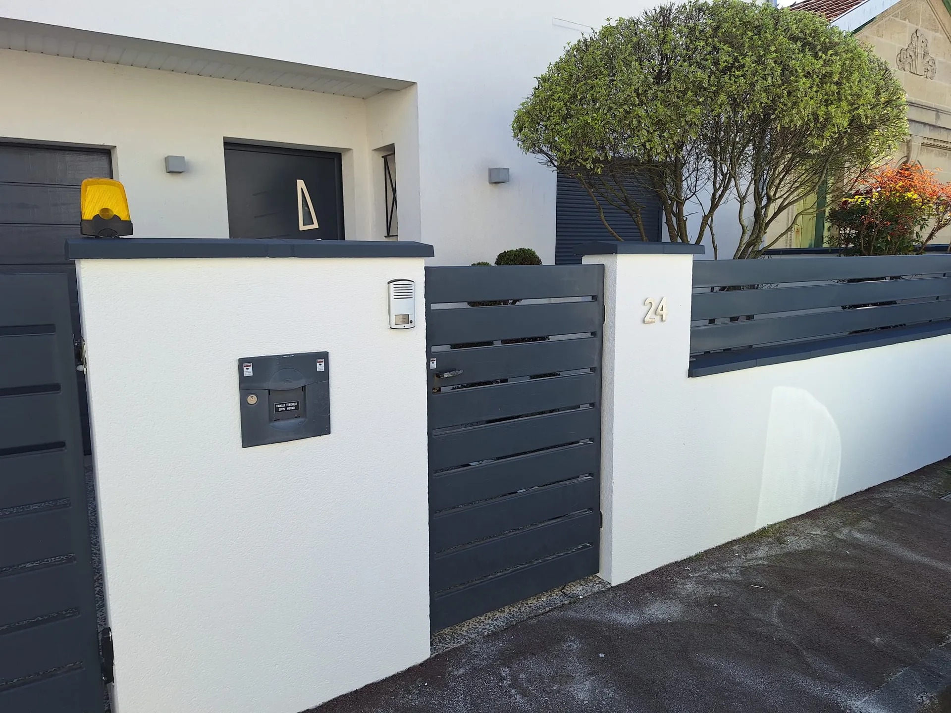 Peinture muret couvertines et mur de garage Mérignac - JS Ambiance Peinture