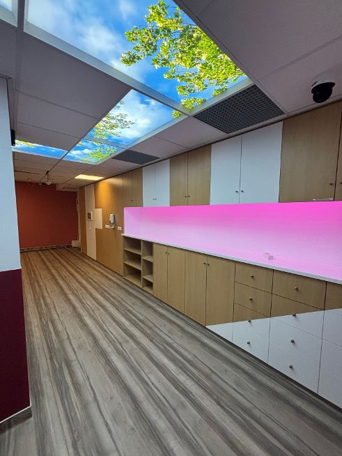 Réception rénovée à l'Institut Bergonié Bordeaux – murs peints avec finition professionnelle par JS Ambiance Peinture, artisan peintre